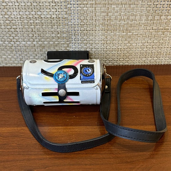 Little Earth Productions Handbags - 🌟HP🌟VTG 1993 Little Earth Hawaii Aloha State Metal License Plate Purse Crossbody